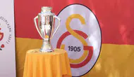 Galatasaray şampiyonluk kupasını huzurevi sakinleriyle bayramlaşmaya götürdü