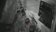 Bayburt köyünde güvenlik kamerasına ayı sürprizi takıldı
