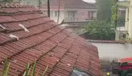 İnegöl'de ani sağanak hayatı felç etti