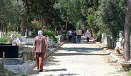 Nazilli halkı arefe sabahı mezarlıklara akın etti