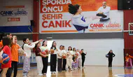 Canik Belediyesi çocukları sporla buluşturuyor