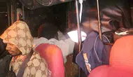 Çeşme yolunda göçmen kaçakçılarına jandarma baskını