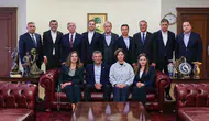 CHP’li başkanlardan Özgür Özel’e destek ve erken kurultay çağrısı