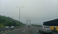 Bayram tatilinde İstanbul sis ve yağmur altında güne başladı