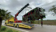 Biga’da tur otobüsü tarlaya uçtu 46 kişi yaralandı