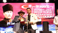 Tavas’ta bayram coşkusu gençlik konseriyle zirveye ulaştı