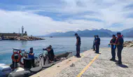 Antalya'da tur teknesinde fenalaşan turistin imdadına deniz polisi koştu