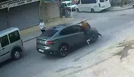 Tarsus'ta dikkati dağılan yaya otomobilin altında kaldı
