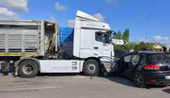 Konya Seydişehir’de tır ile otomobil kavşakta çarpıştı