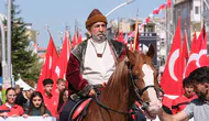 Karaman Türk Dili Bayramı için sokaklara döküldü