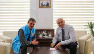 Düzce Belediye Başkanı Faruk Özlü kurban bağışını yaptı