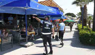 Kuşadası plajlarında yaya yolunu işgal eden işletmelere zabıta takibi