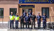 Bilecik Valisi bayram mesaisindeki jandarmaları yalnız bırakmadı