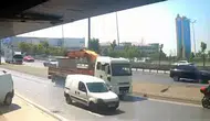 Avcılar'da motosiklete çarpan TIR dehşet saçtı