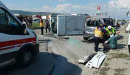 Kilis kara yolunda üç araç birbirine girdi