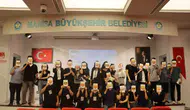 Yunusemre Belediyesi gençleri dinlemek için mikrofonu onlara bıraktı