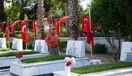 Antalya şehitliğinde bayram arefesi buruk geçti