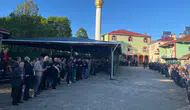 Ordu Akkuş’ta bayram namazı sonrası uzun bayramlaşma kuyruğu