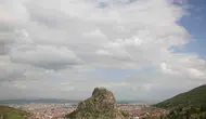 Karahisar Kalesi üzerinde bulutların dansı izleyenleri büyüledi