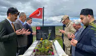 Arpaçay protokolü bayram sabahı şehitlerin huzuruna çıktı