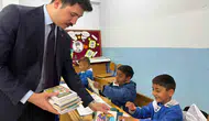 Kars Kaymakamı Derinöz köyünde öğrencilerle bir araya geldi