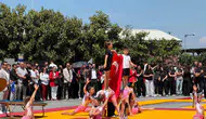 Yalova 19 Mayıs coşkusunu meydanlarda yaşadı