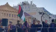 Genç yıldızdan anlamlı mesaj: Barcelona kutlamalarında Filistin bayrağıyla yürüdü