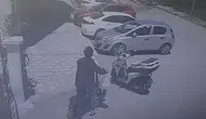 Elazığ’da kask hırsızı güvenlik kamerasına yakalandı