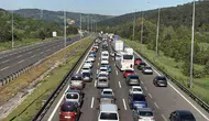 Bayram dönüşü Bolu yolunda trafik kilitlendi