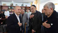 Elazığ Valisi Hatipoğlu bayram sabahını huzurevi ve sevgi evlerinde geçirdi