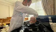 Pendik Belediyesi yatağa bağımlı vatandaşların evine kuaför gönderiyor
