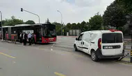 Sakarya’da hatalı dönüş faciaya yol açtı 13 kişi yaralandı