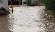 Amasya köy yollarını sel bastı