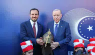 Erdoğan’a İstanbul’un fethini simgeleyen özel miğfer hediye edildi