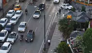 Kadıköy sahilde ters yöne giren sürücü dron kamerasından kaçamadı