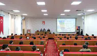 Üniversiteliler çöpleri saksıya dönüştürdü