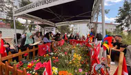 Kahramanmaraşlı ailelerin bayramı mezarlıkta hüzünle geçti