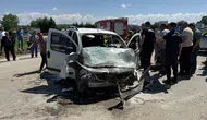 Sakarya Kaynarca yolunda iki araç çarpıştı 7 kişi yaralandı