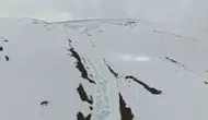 Iğdır’da dağların tepesindeki devasa çığ izleri görüntülendi
