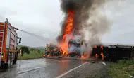 Afyonkarahisar yolunda iki TIR çarpıştı ve alev topuna döndü