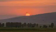 Bitlis Güroymak üzerinde gün batımı kartpostallık manzaralar oluşturdu
