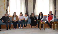 Adıyaman'da dedeler torunlarla aynı sofrada bir araya geldi