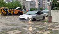 Adana’da sağanak günlük yaşamı felç etti