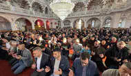 Kulu halkı bayram sabahı saf tutmak için camilere koştu
