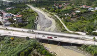 Hatay'da çöken köprüden nehre düşen genci arama çalışmaları sürüyor