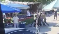 Foça pazarında silahlı kavga paniği