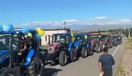 Siirt'te düğün konvoyunun yıldızı lüks araçlar değil traktörler oldu