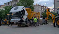 Edirne’de hafriyat çalışması yapan kamyon yan yattı