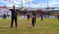 19 Mayıs kutlamalarında minik zeybek sahneyi çaldı
