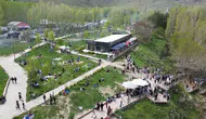 Muradiye Şelalesi bayramda ziyaretçi akınıyla dolup taştı